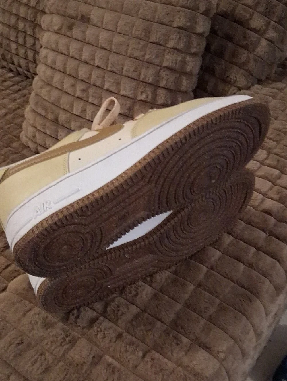 Nike Low-Top Sneakers in Cream, Tan & Brown
